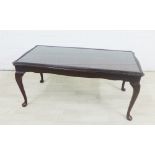 Mahogany coffee table, 44 x 100cm