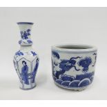 Chinese blue and white dragon pattern planter together with a blue and white vase, tallest 18cm (2)