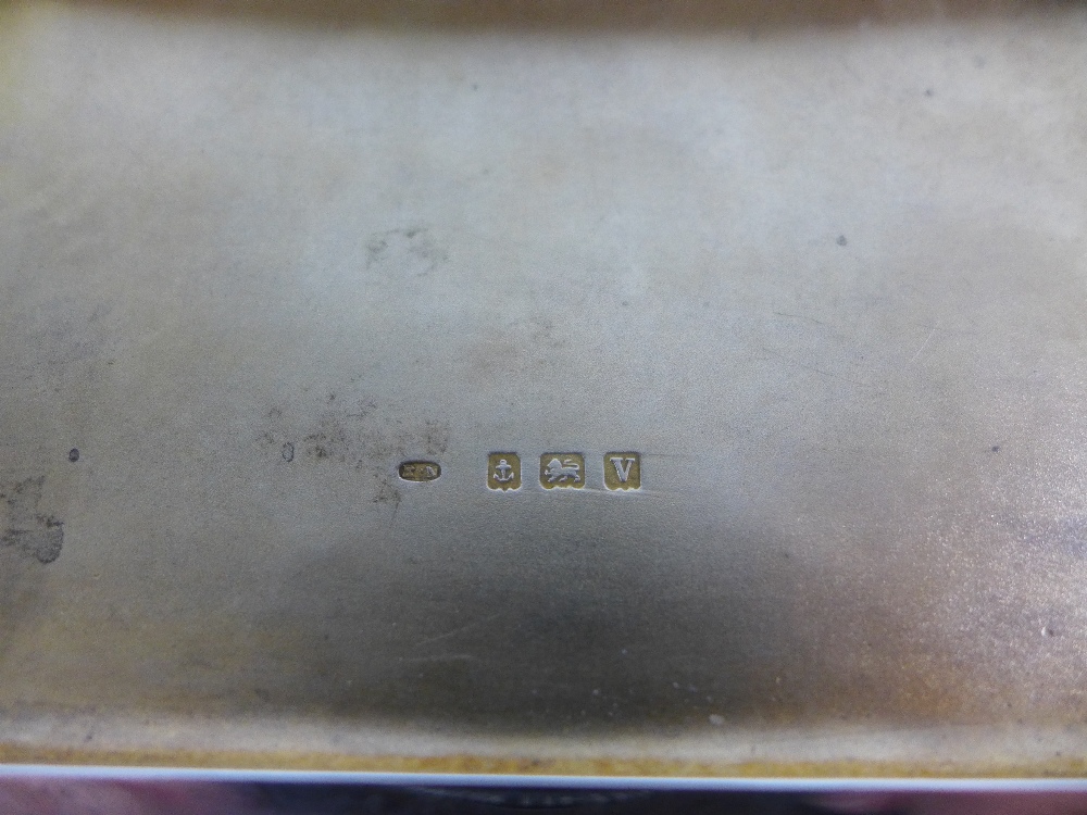 Silver gilt cigarette case, Sheffield 1945, 10cm - Image 2 of 3
