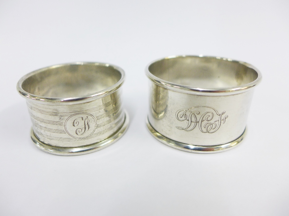 Mixed lot of silver items to include napkin rings, silver back tortoiseshell comb, various teaspoons - Image 3 of 3