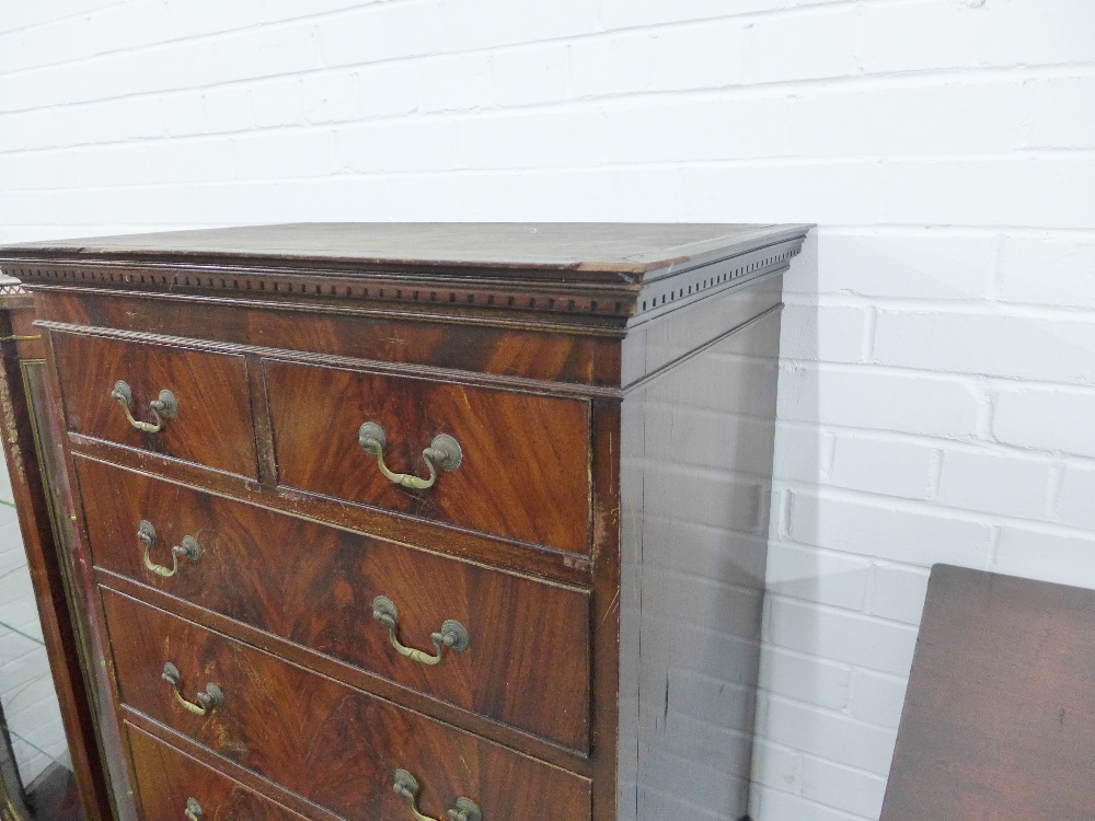 Mahogany veneered tallboy chest with a dentil frieze over two short and six long drawers, on bracket - Image 3 of 3