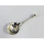 Chester silver seal top caddy spoon, 9cm long