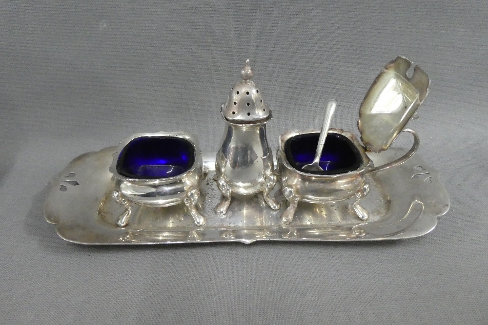 Mixed lot to include a Birmingham silver topped glass jar, London silver cruet stand with glass - Image 2 of 4