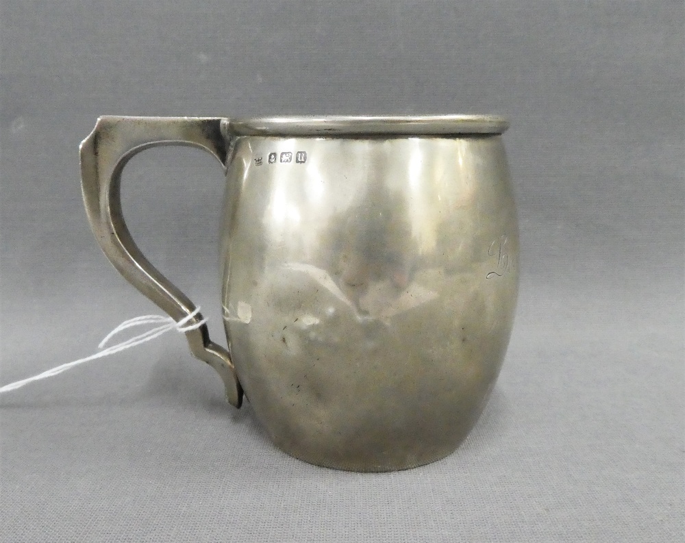 George V silver Christening mug, Birmingham 1919, 8cm high - Image 3 of 4
