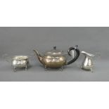 George V silver teaset, Charles S Green & Co, Birmingham 1926, comprising teapot, twin handled sugar