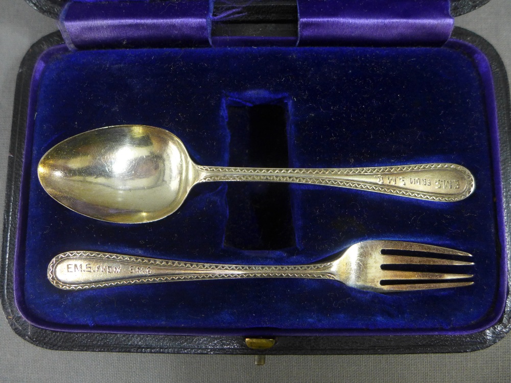 Victorian silver three piece Christening set, Levi & Salaman, Birmingham 1898, comprising - Image 2 of 4