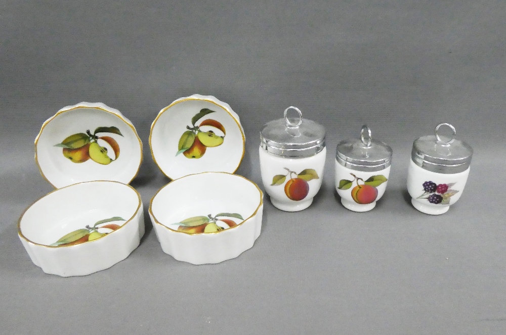 Quantity of Royal Worcester oven to table wares to include a flan dish, egg coddlers, ramekins, - Image 2 of 2