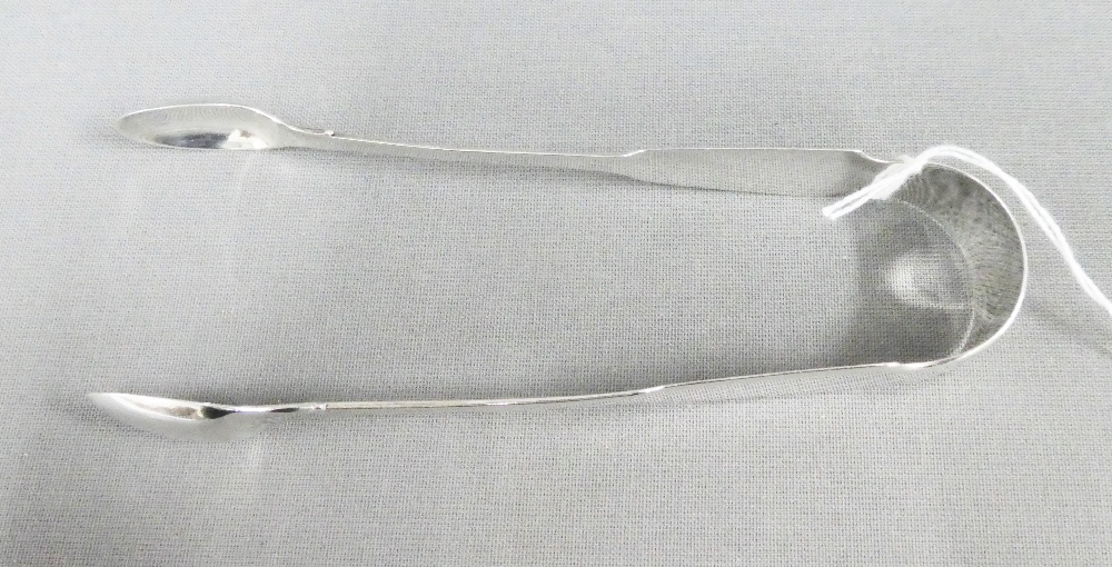 Pair of Irish silver sugar tongs, Dublin 1833, 15cm long - Image 2 of 3