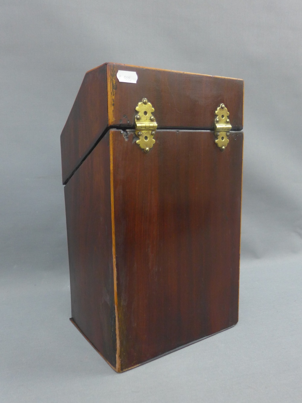 Mahogany serpentine knife box with a void interior, 37cm high - Image 3 of 3