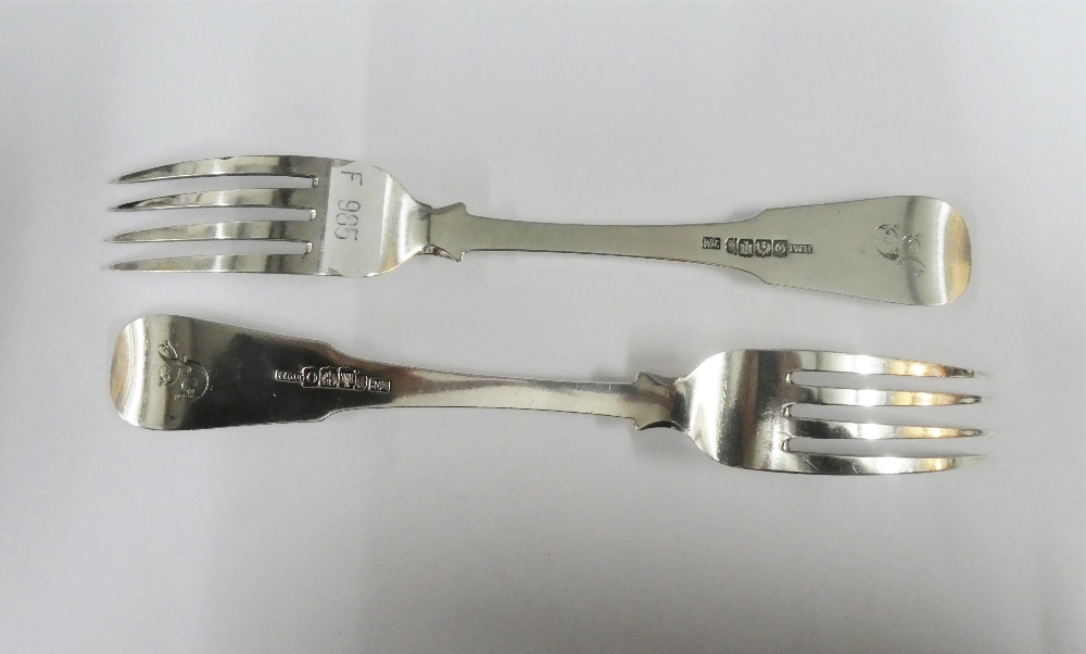 A pair of Georgian silver Hanoverian fiddle pattern forks, JW Howden & Co, Edinburgh 1820 , 21cm - Image 2 of 3