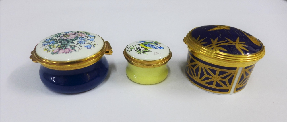 Japanesque Swans, a Royal Worcester porcelain and gilt metal mounted box together with two Royal - Image 2 of 2