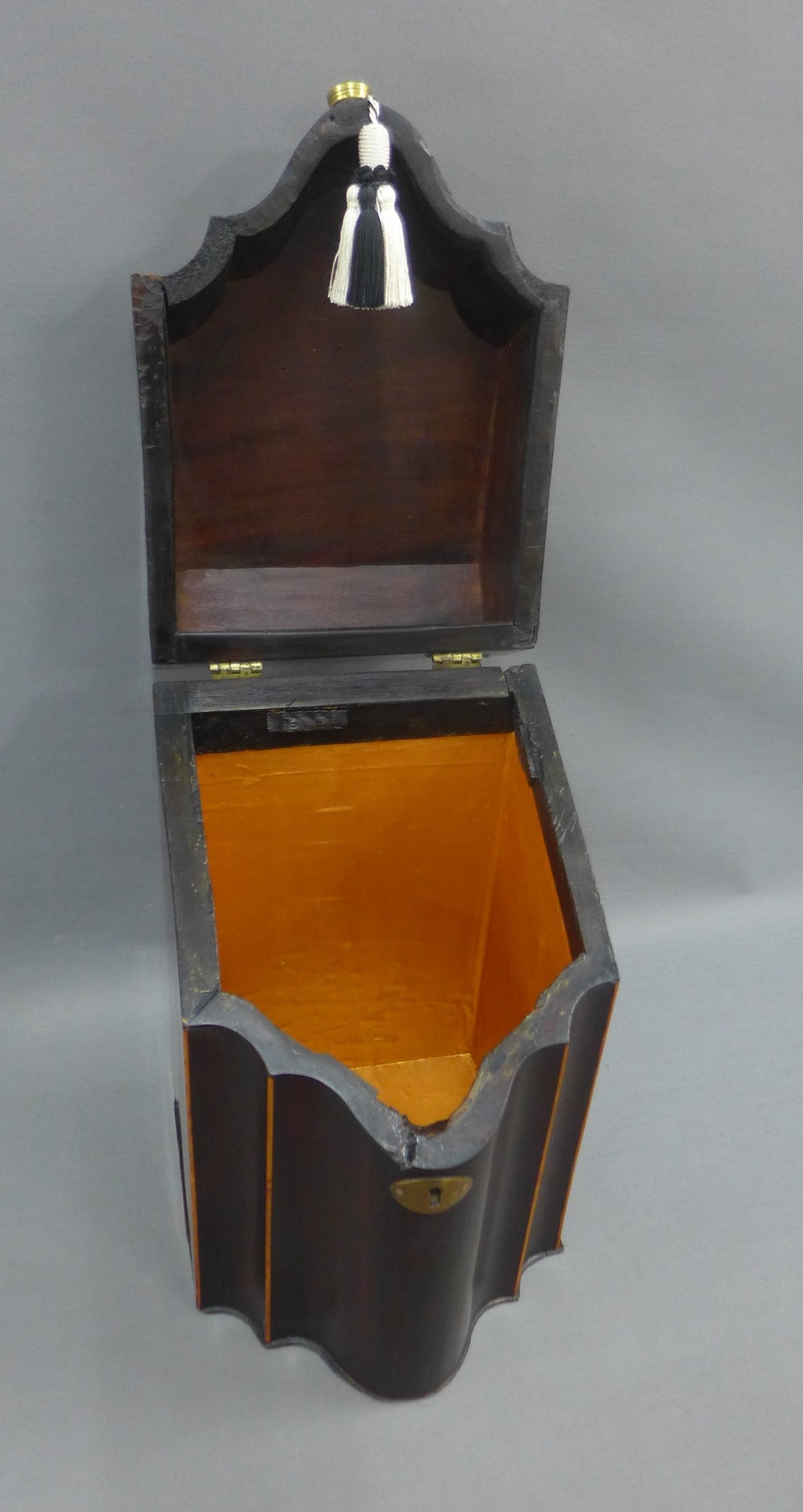 Mahogany serpentine knife box with a void interior, 37cm high - Image 2 of 3