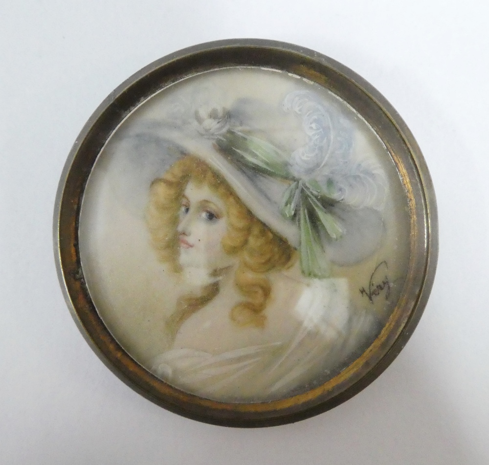 Small circular portrait miniature on ivory of a lady in a wide brimmed hat, signed indistinctly, 5cm - Image 3 of 3