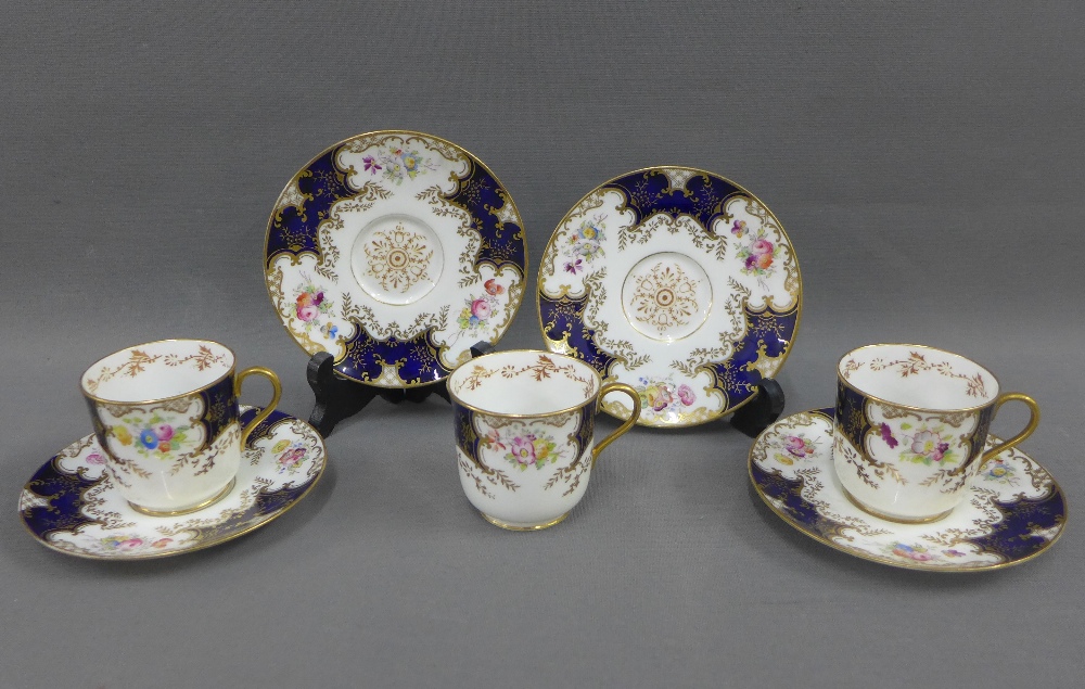 Coalport demi tasse cups and saucers, comprising three cups and four saucers (7)