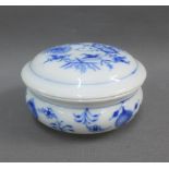 Meissen blue and white floral pattern circular jar and cover, blue crossed swords mark, 10cm