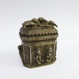 Eastern white metal octagonal box and cover, 9cm high