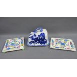 Masons Regency pattern pot stand and dish and a Blakeney blue and white butter dish and cover (3)