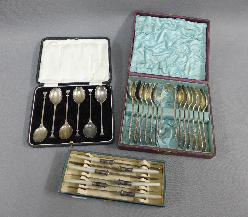 Cased set of six silver teaspoons, Birmingham 1925, cased set of twelve Epns teaspoons with matching