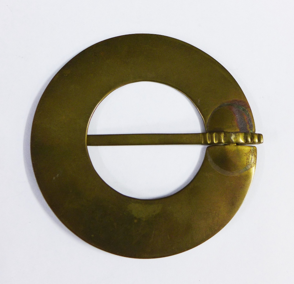 Early Scottish brass plaid brooch with engraved celtic knotwork pattern, 11.5cm - Image 2 of 2