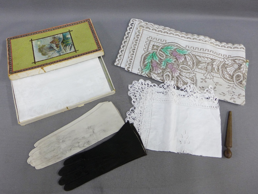 Mixed lot to include vintage damask and table linen, gloves and card fan guards (a lot)