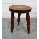 Pokerwork stool, the circular top with dragon pattern, 26 x 20cm