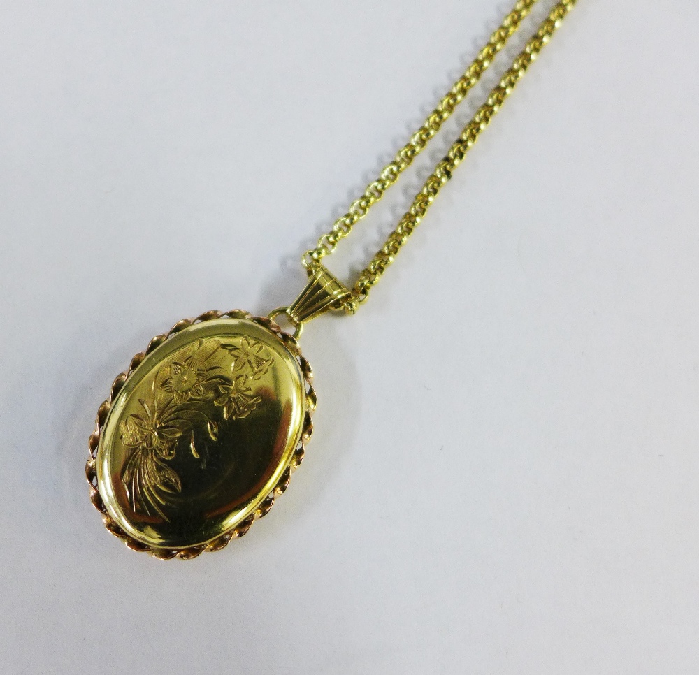 9ct gold locket on a 9ct gold rolo chain - Image 2 of 2