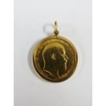 Edwardian gold half sovereign, 1902, in a 9ct gold pendant mount