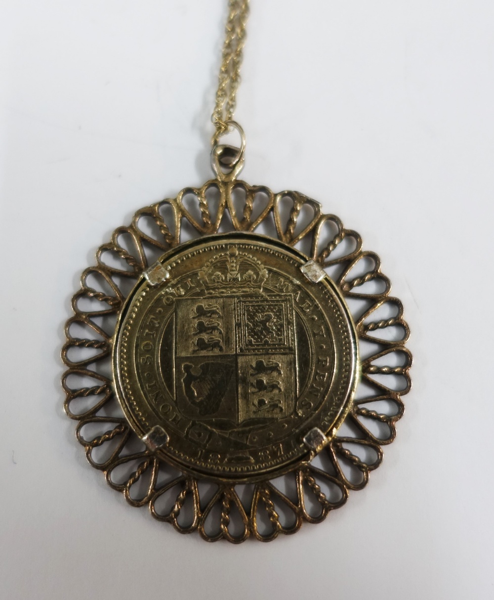 Mixed lot to include a Queen Victoria 1887 shilling coin pendant on a yellow metal chain, gilt metal - Image 4 of 5