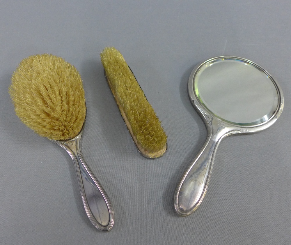 George V silver backed brush set, Birmingham 1918, comprising mirror, clothes brush and hairbrush ( - Image 2 of 2