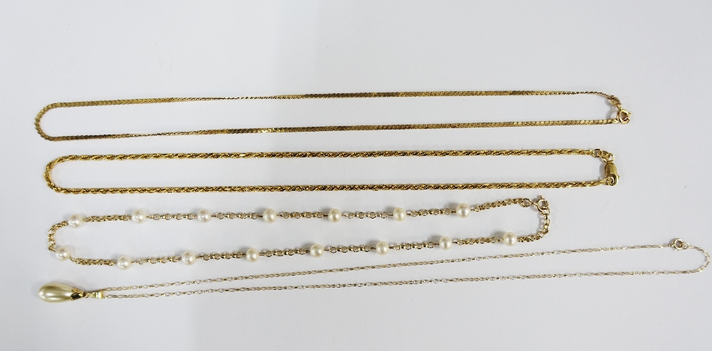 Two 9ct gold chains, 9ct gold chain with pearls, a strand of cultured pearls with a 9ct gold - Image 2 of 6