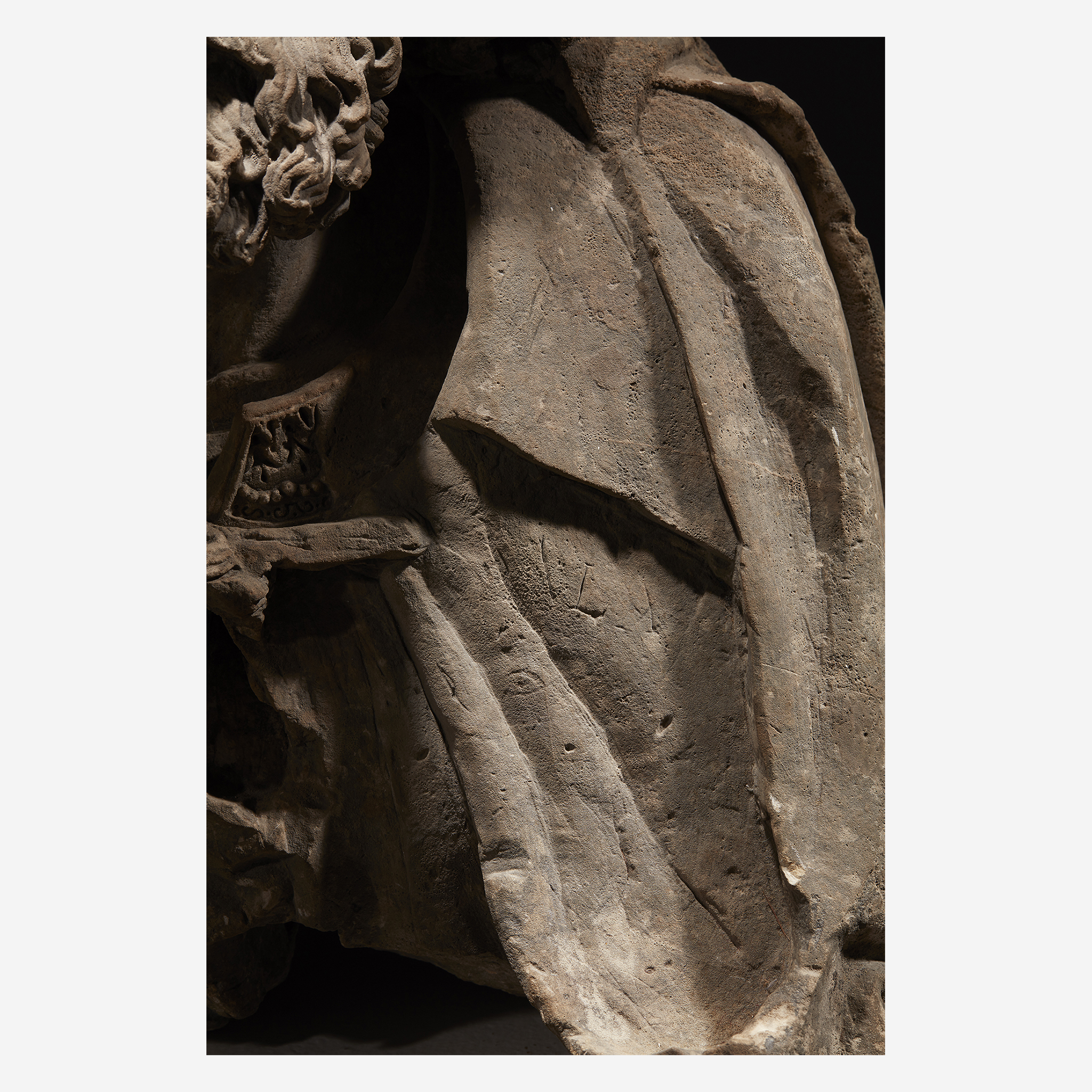 A Rhenish late Gothic carved limestone bust of a kneeling man, possibly Nicodemus or Joseph of Arima - Image 3 of 3