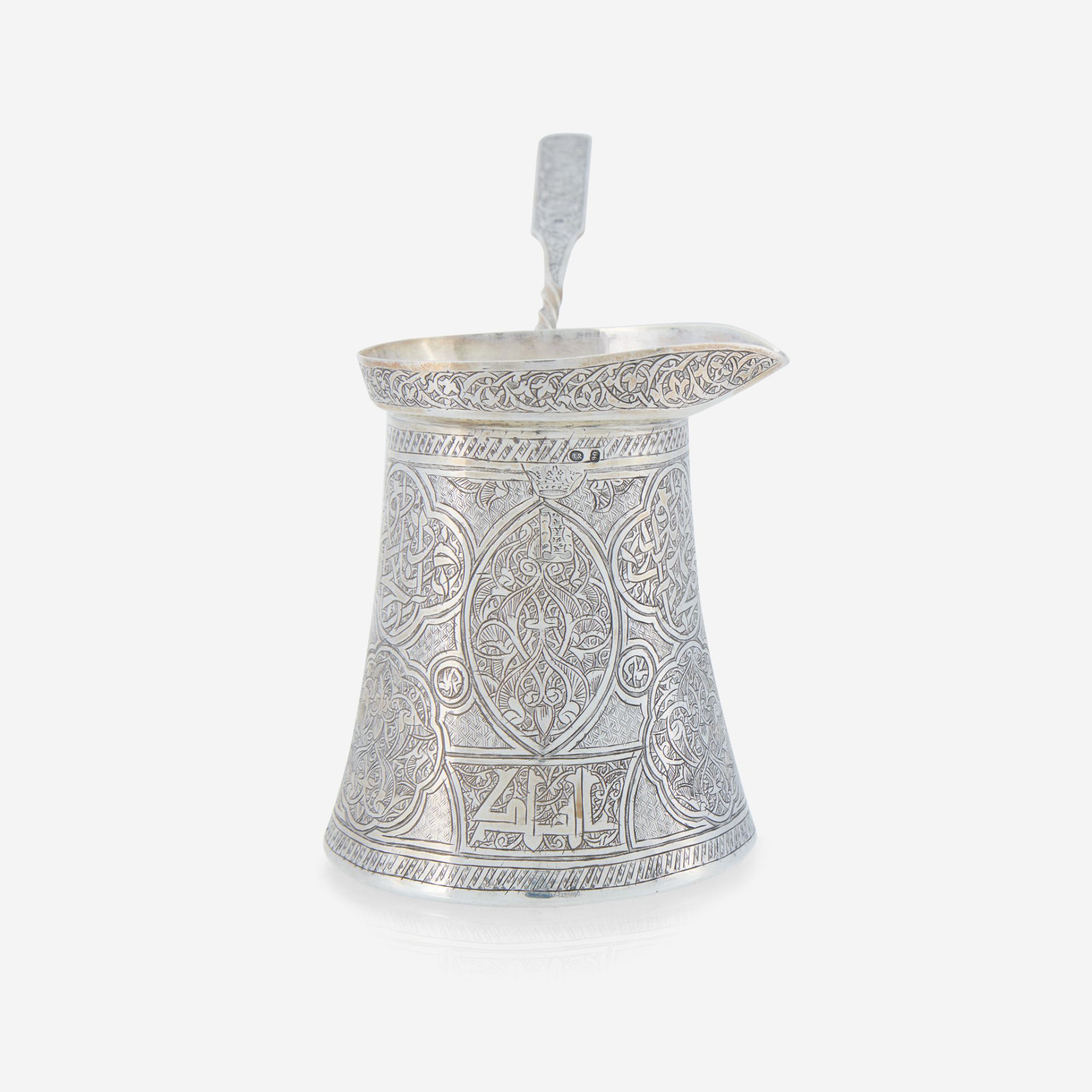 An Ottoman engraved silver coffee pot, cevze, Circa 1880 - Bild 2 aus 3