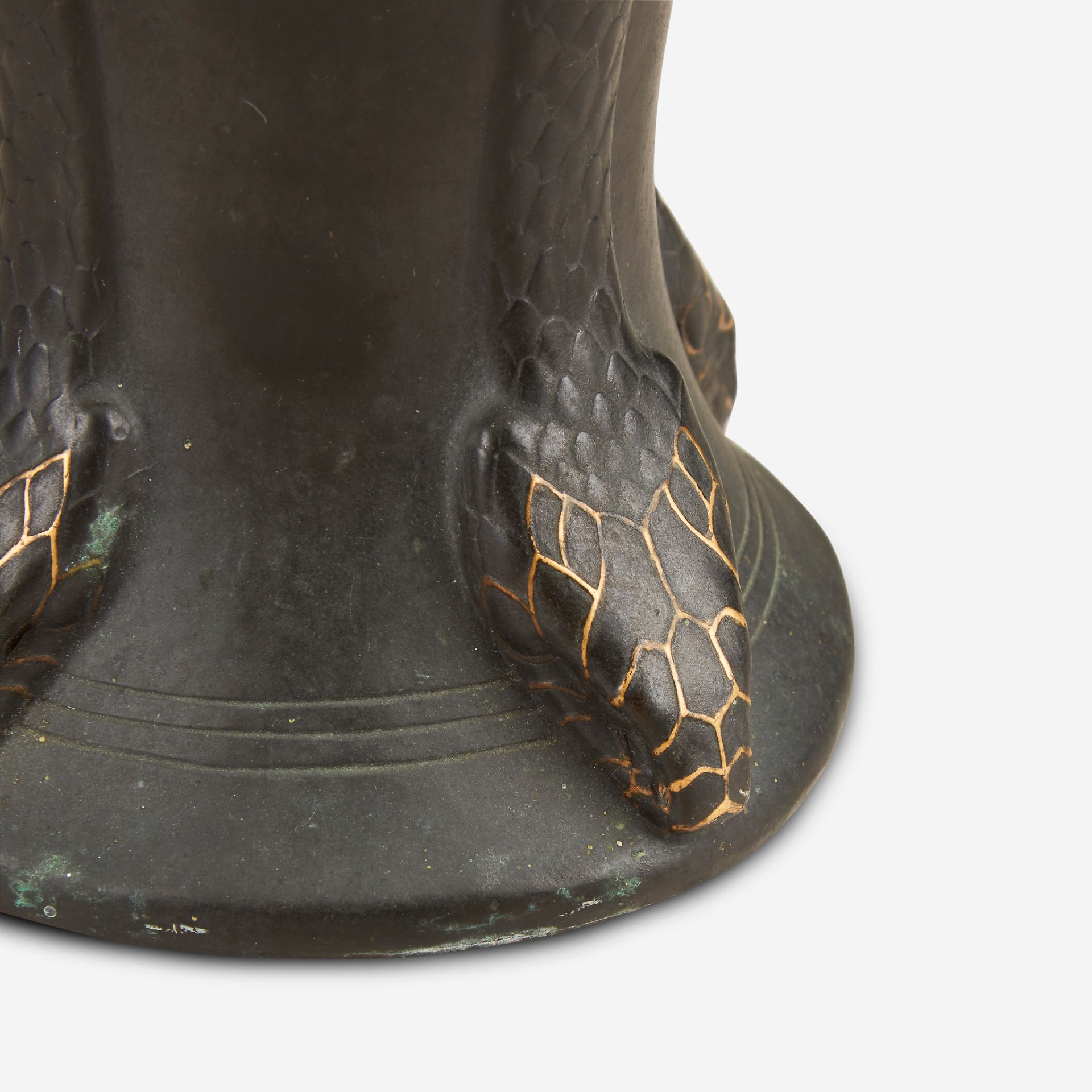 A Christofle bronze vase aux serpents, Modeled 1919, discontinued circa 1939 - Bild 2 aus 2
