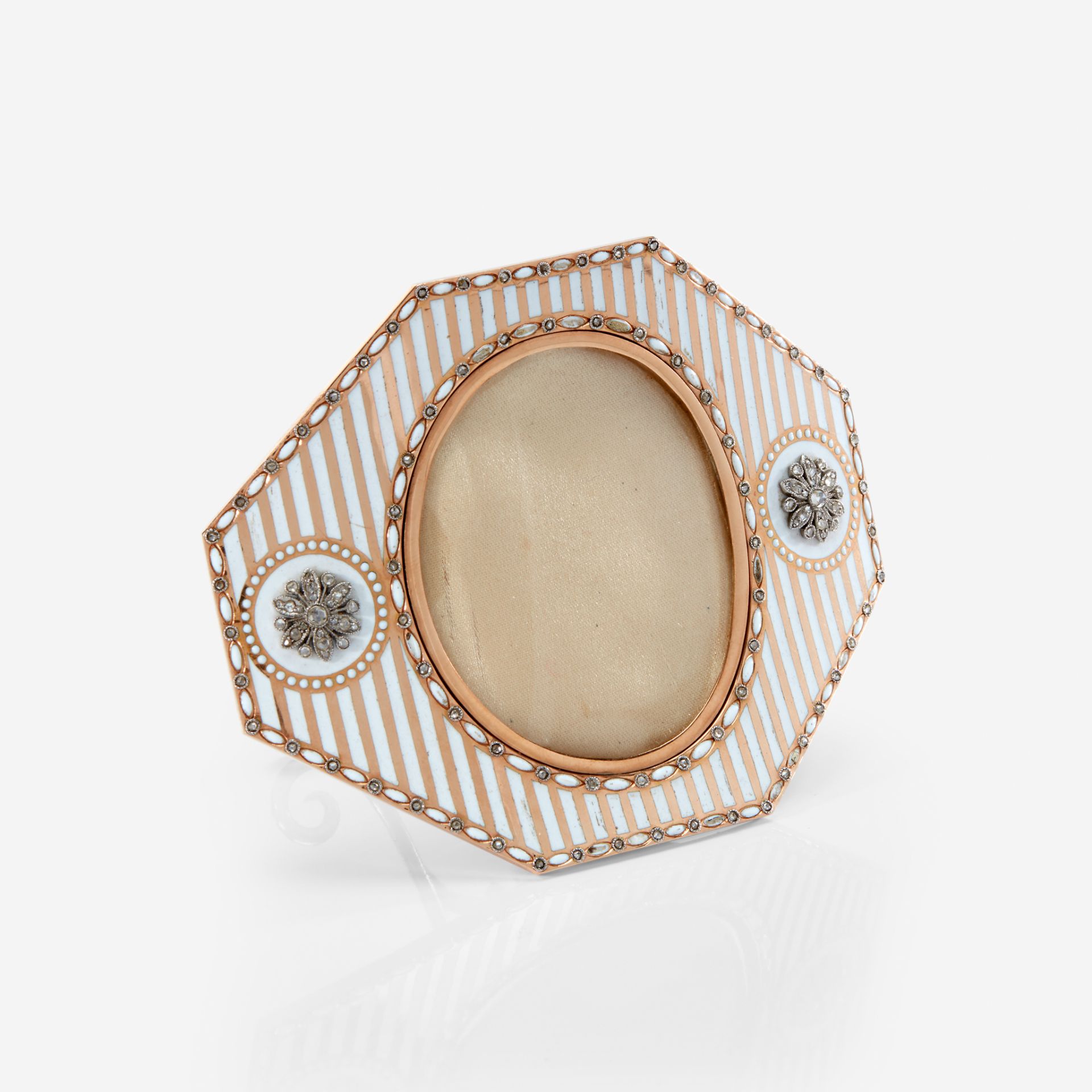 A Fabergé octagonal rose gold and diamond-set white champlevé enamel frame, Workmaster Henrik Wigstr - Bild 2 aus 4