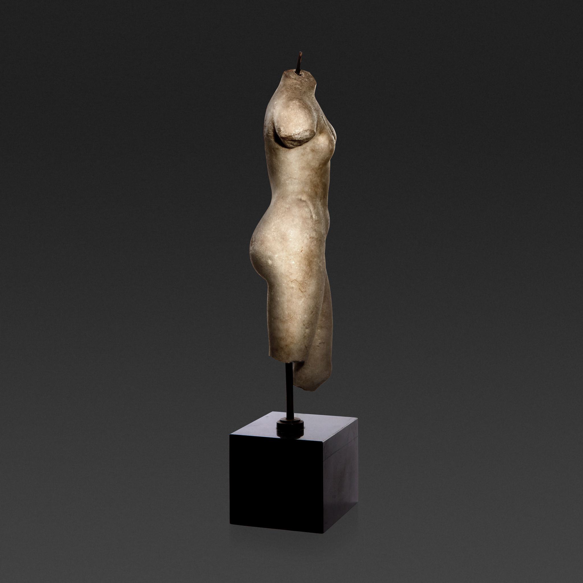 A Roman carved marble figure of Venus, Circa 2nd century C.E. - Image 3 of 3