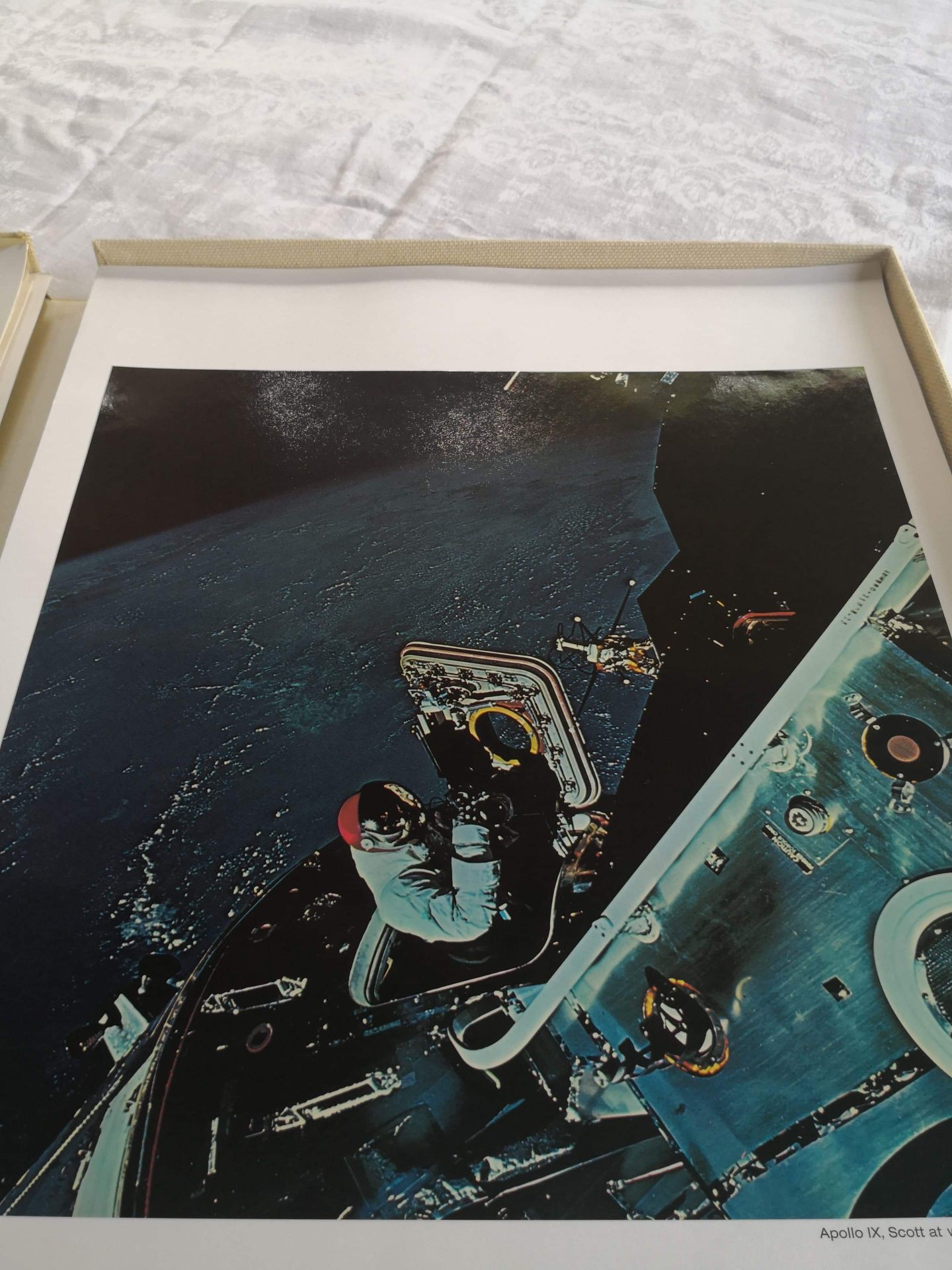 BIENNE, OMEGA NASA, Coffret commémoratif de la mission Apollo XI, 1969. Grand [...] - Image 14 of 14