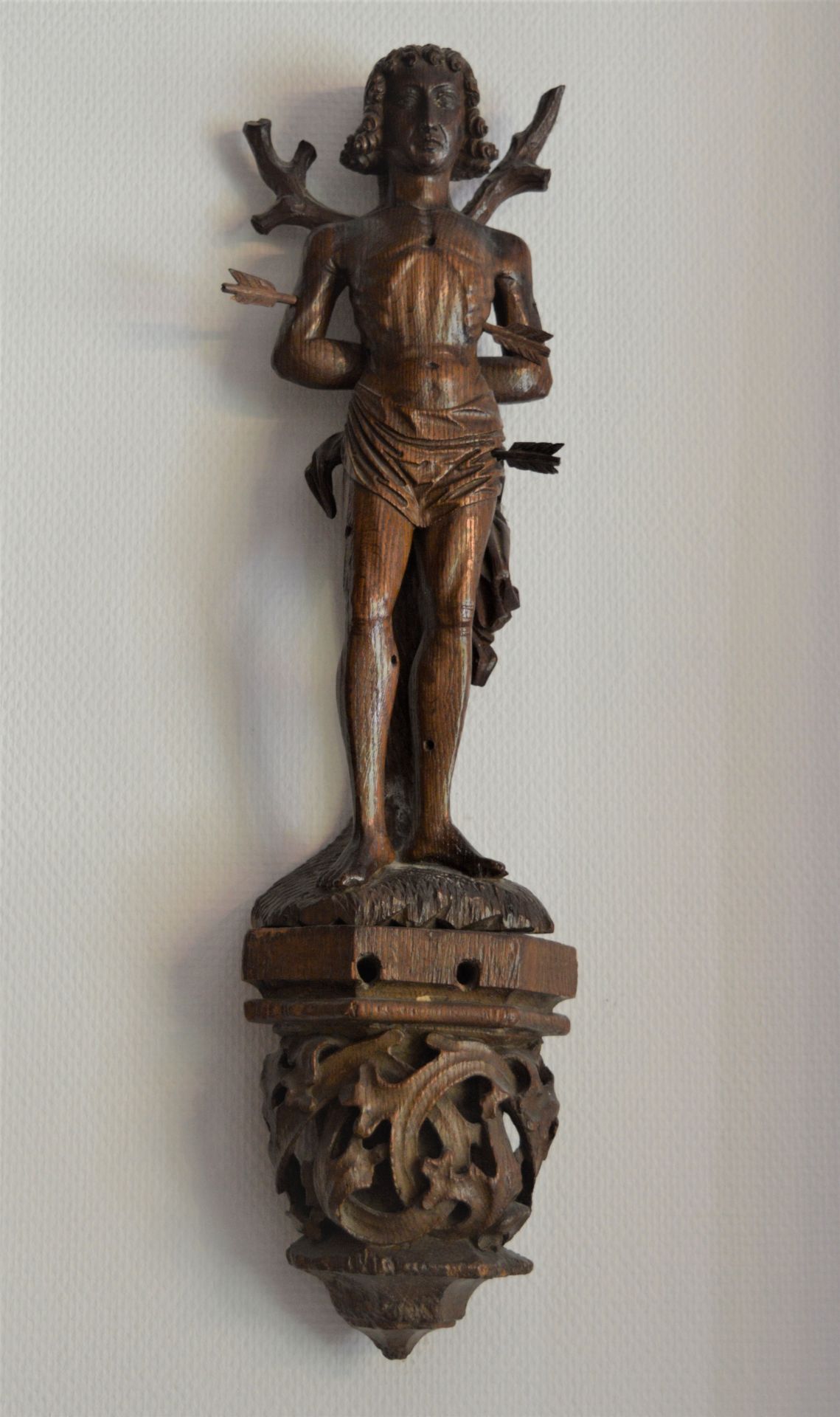 Ecole flamande du XVIIème siècle Saint Sébastien Sculpture en rond de bosse, en [...]