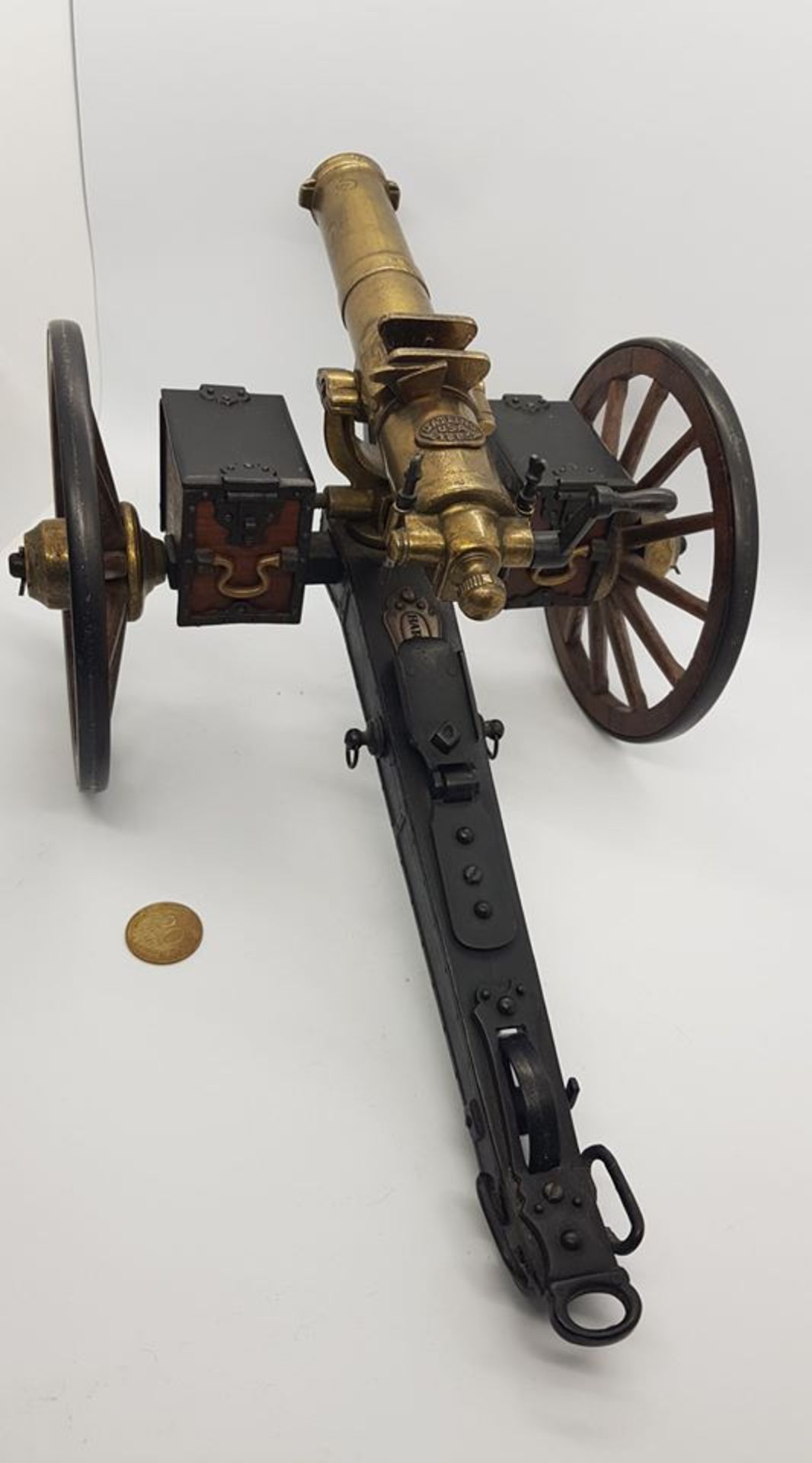 Mitrailleuse Gatling 1883 Model réduit en alliage et bois avec plaque en laiton « [...] - Image 3 of 6