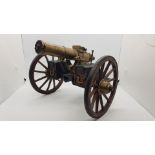 Mitrailleuse Gatling 1883 Model réduit en alliage et bois avec plaque en laiton « [...]