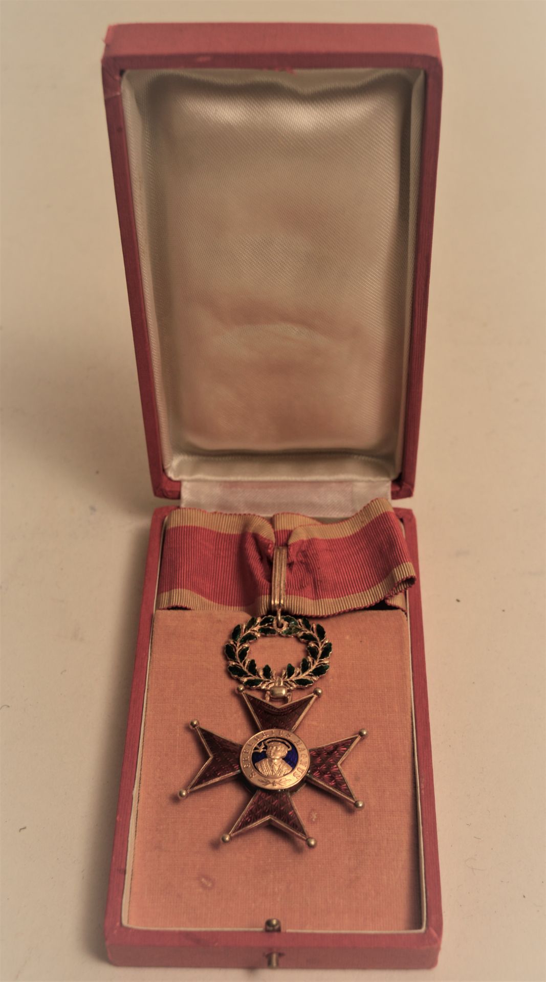 Croix de commandeur de l'ordre de Grégoire le Grand en vermeil et émail, centre en [...]