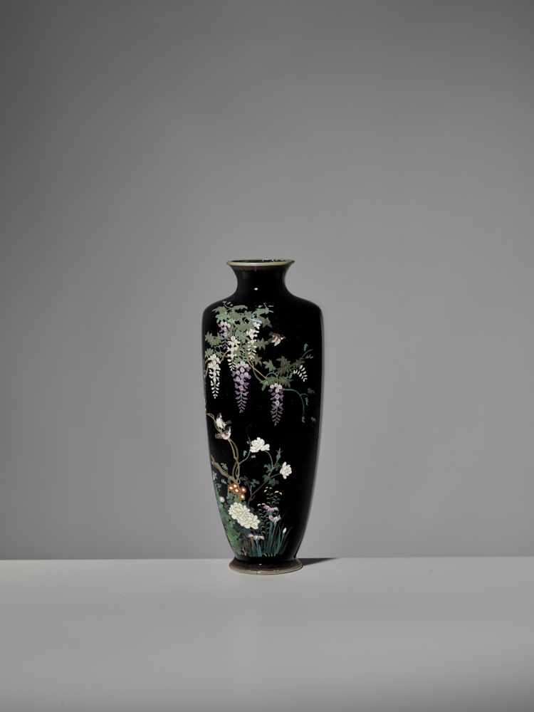 A FINE CLOISONNÉ ENAMEL VASE IN THE MANNER OF HAYASHI KODENJI < - Image 2 of 8