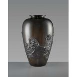 GENRYUSAI SEIYA: A MONUMENTAL ‘PRIDE OF LIONS’ BRONZE VASE <br