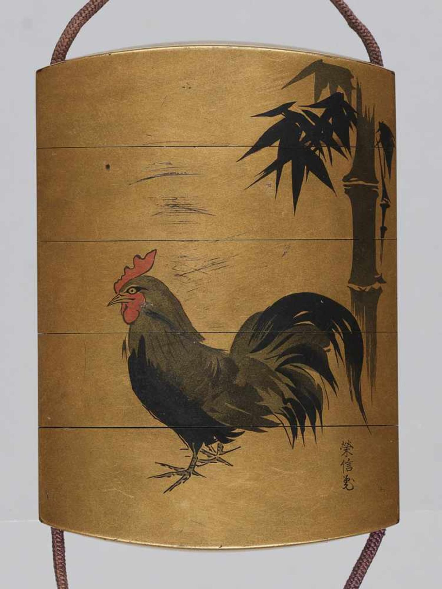 A FOUR-CASE LACQUER INRO WITH COCKEREL AND LACQUER MANJU NETSUKE - Image 3 of 5