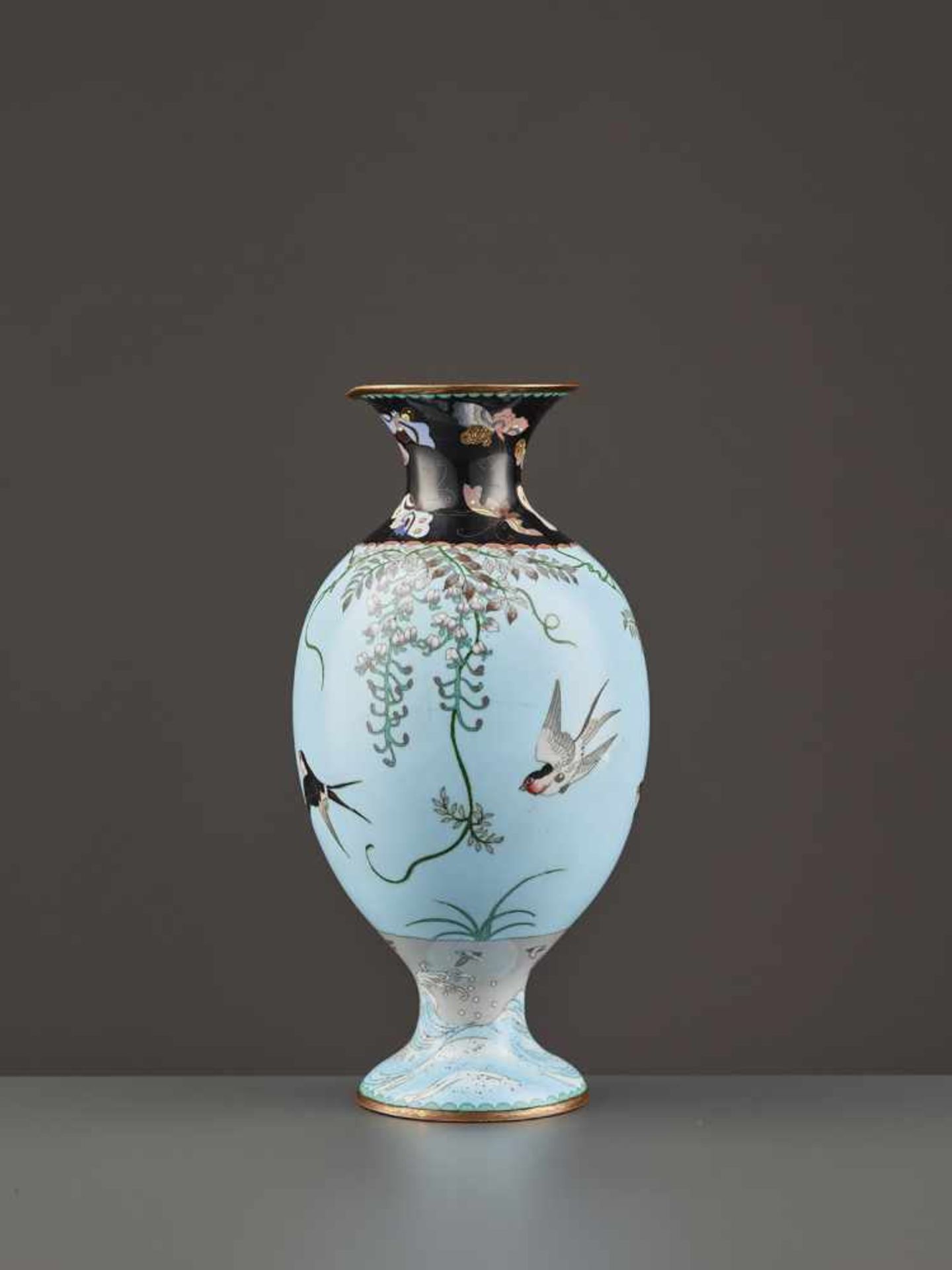 A YASUYU KI STYLE CLOISONN É VASE <