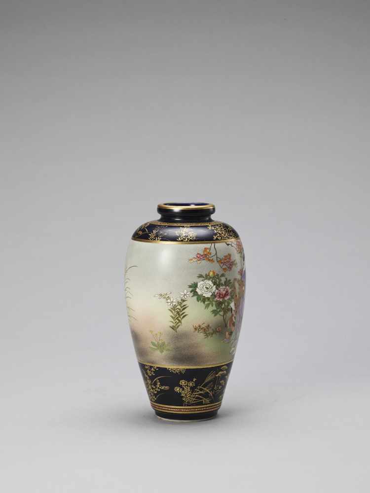 A SATSUMA CERAMIC VASE - Image 5 of 8