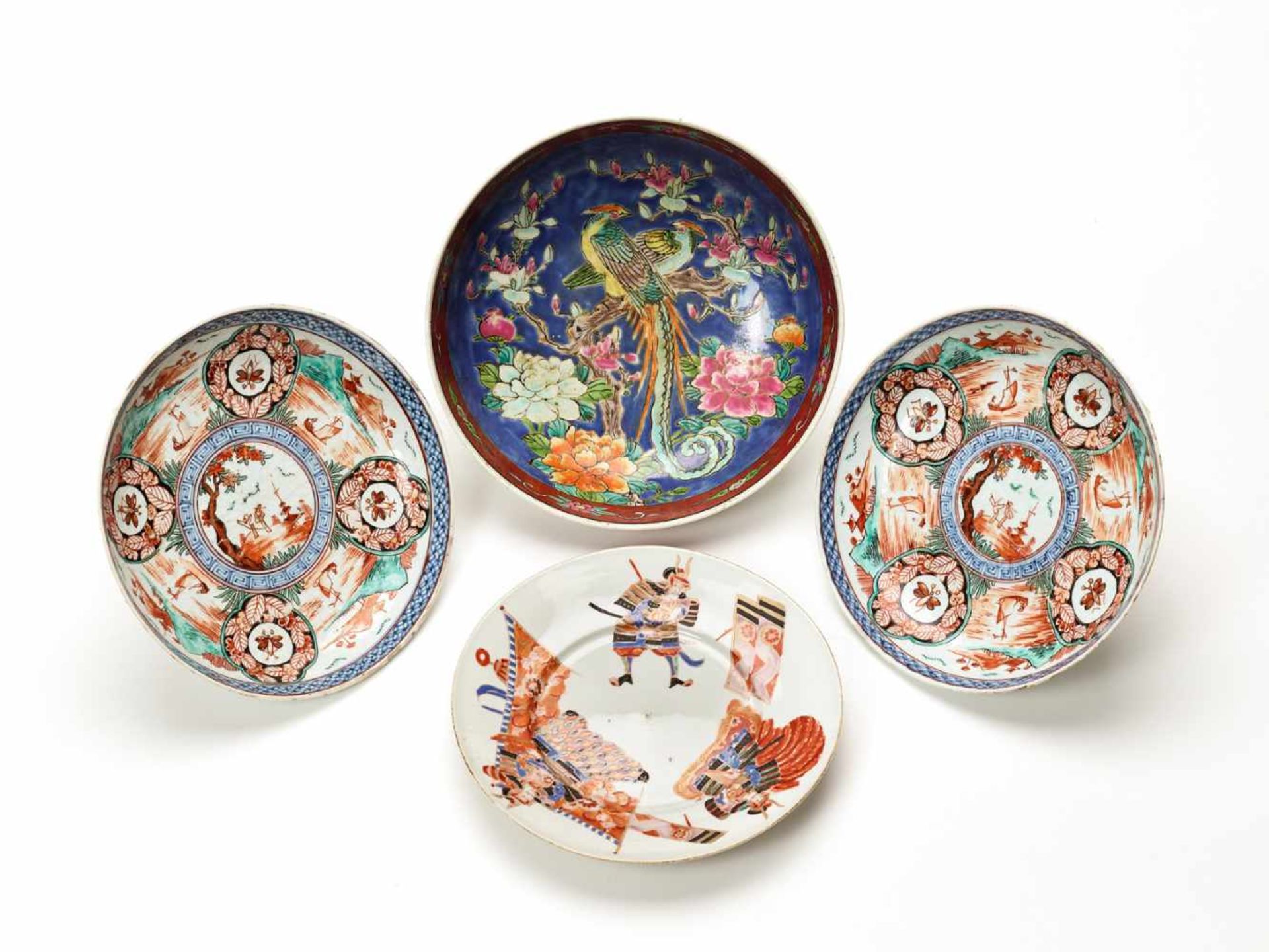 FOUR JAPANESE PORCELAIN PLATES AND BOWLS