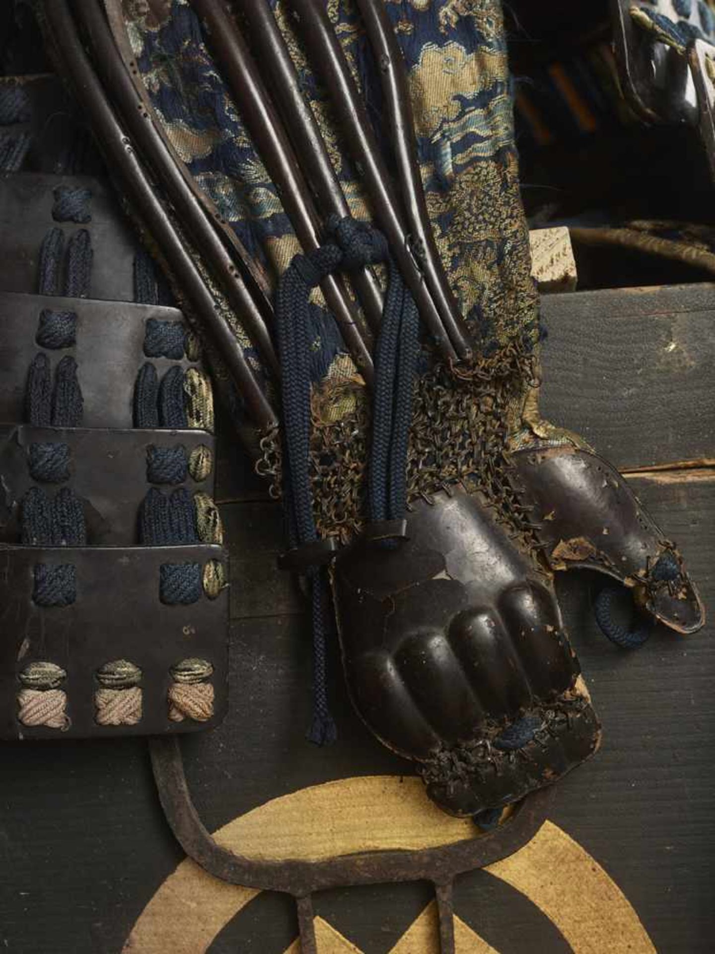 SAMURAI ARMOR WITH KABUTO - Image 10 of 11