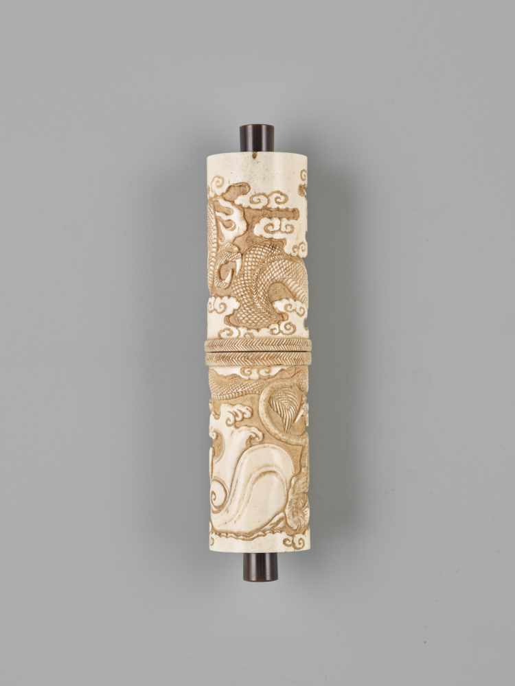 A RARE JAPANESE STAG ANTLER ‘DRAGON AND TIGER’ SCROLL CASE FOR A BUDDHIST SUTRA <br - Image 5 of 12