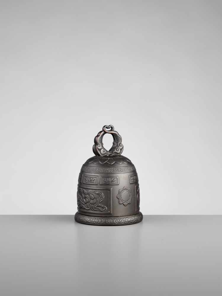 SHIBATA ZESHIN: A RARE AND FINE KORO OF A TEMPLE BELL - Image 12 of 17