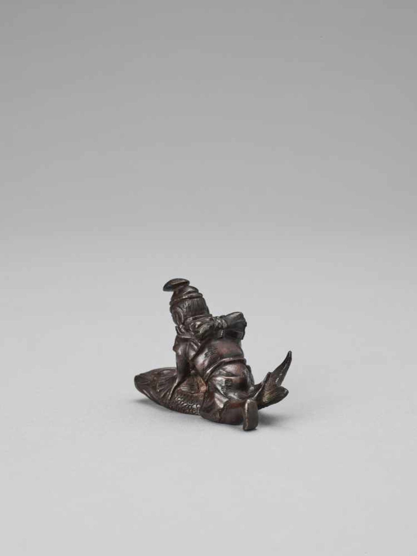 A BRONZE SCROLL WEIGHT OF KINKO SENNIN - Image 3 of 7